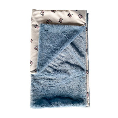 Warm Angora Pet Cloak Blanket: Keep Your Pet Cozy This Autumn and Winter