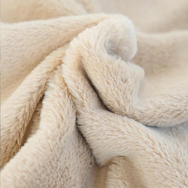 Warm Angora Pet Cloak Blanket: Keep Your Pet Cozy This Autumn and Winter